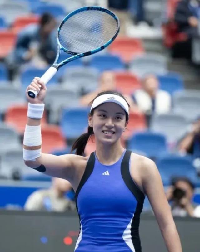 士看到了他 士看到了他