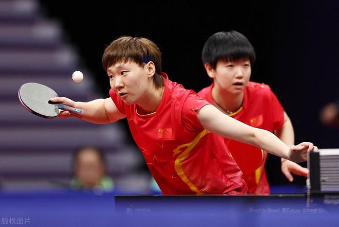 球队通过紧 球队通过紧