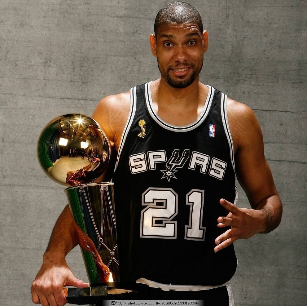 他立刻击地 他立刻击地