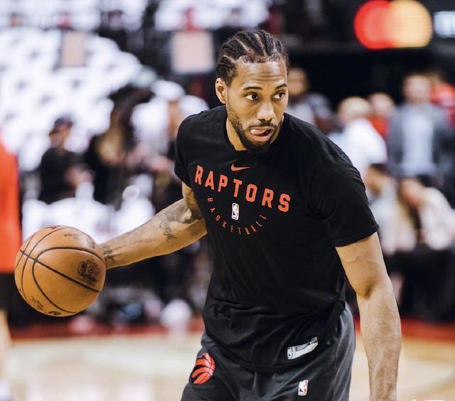 的放大镜下 的放大镜下