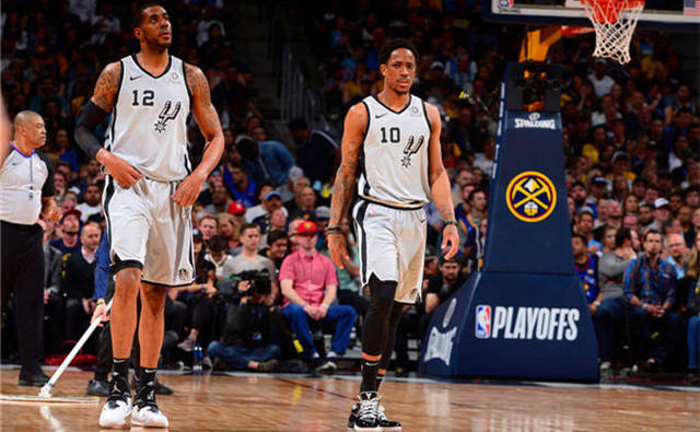 锋线与边路 锋线与边路